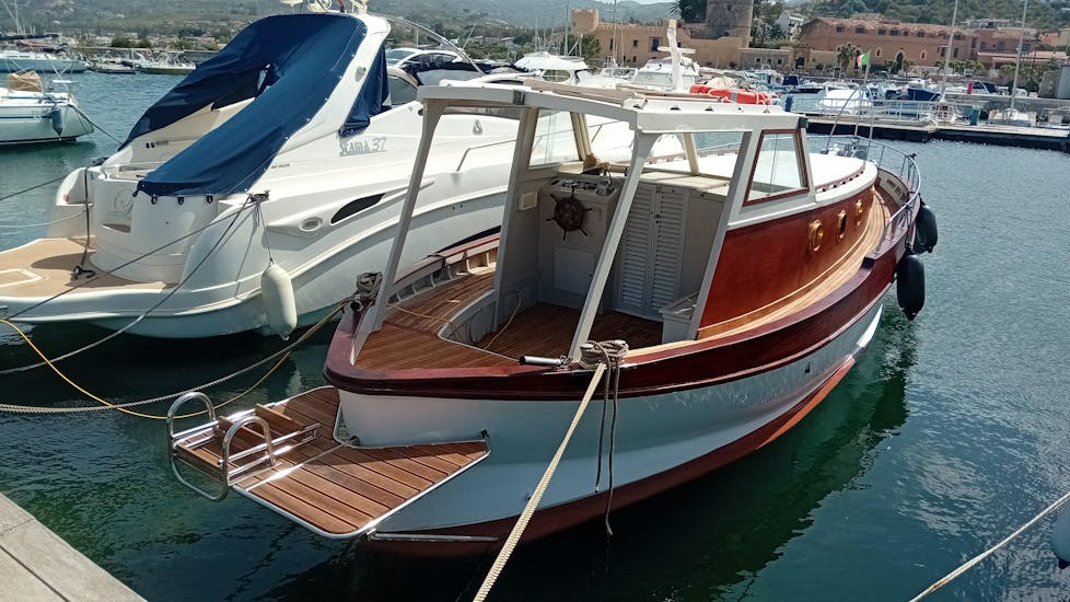 The boat used by Mare Aperto Cefalù during the trips.