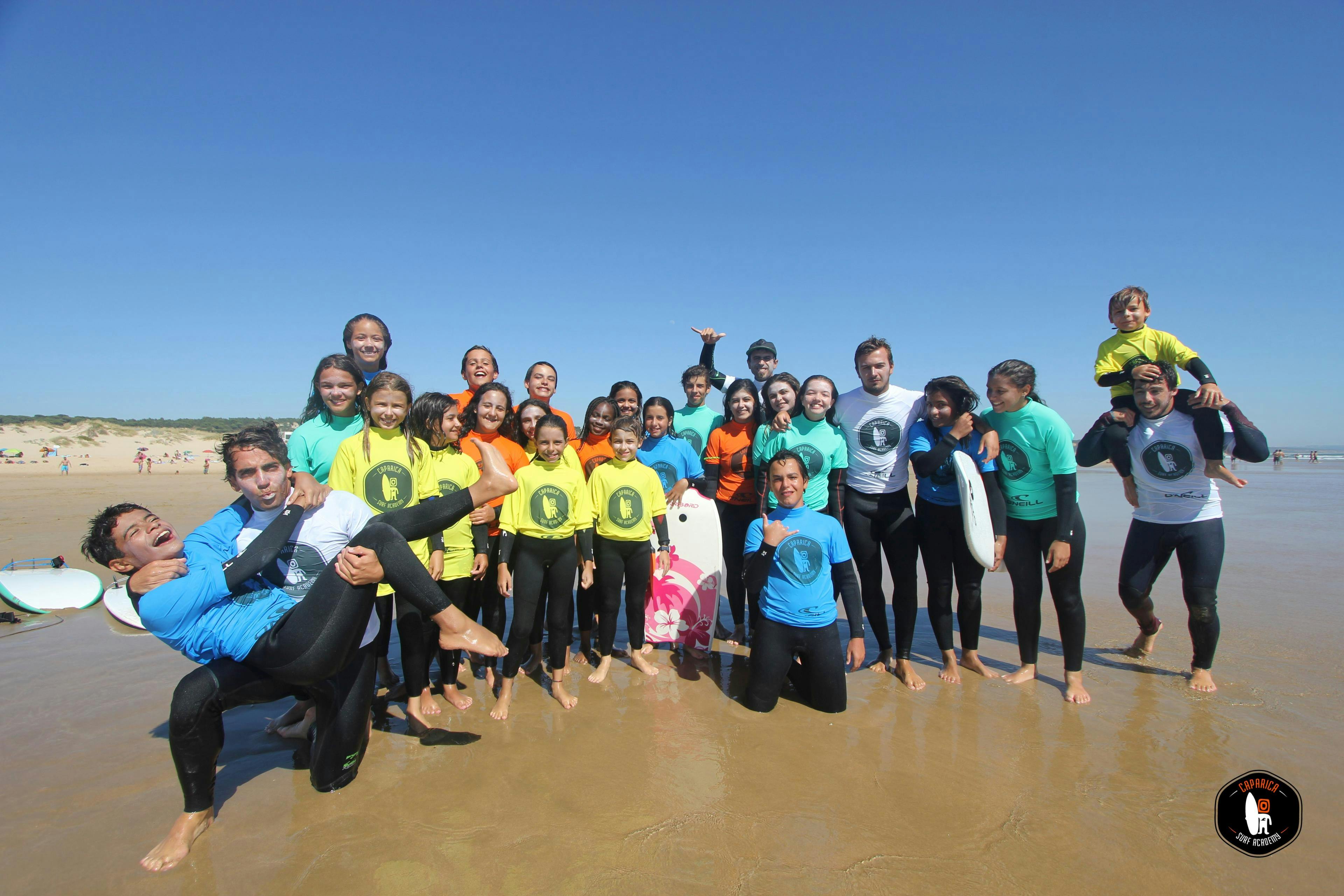 IMG_9545 Paisajes impresionantes de montaña y mar, donde tienen lugar las experiencias de Caparica Surf Academy.