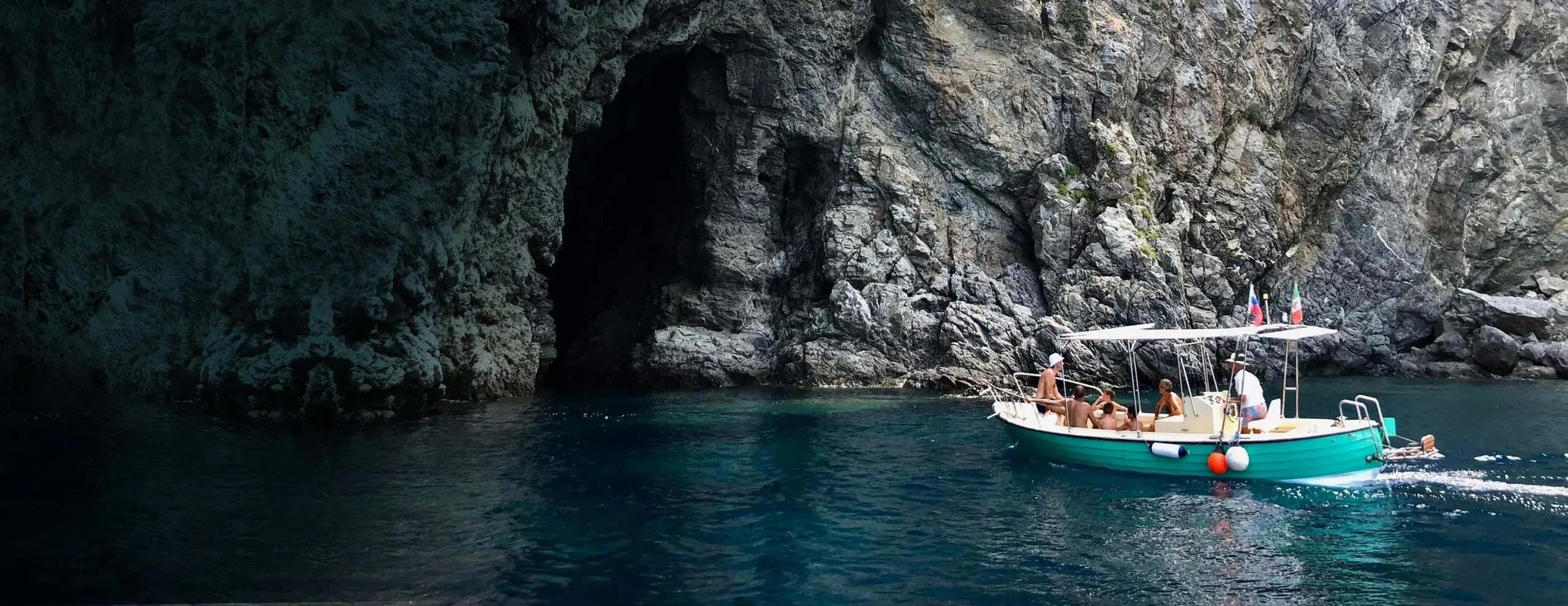 Scilla in Barca A boat trip to the caves with Scilla in Barca.