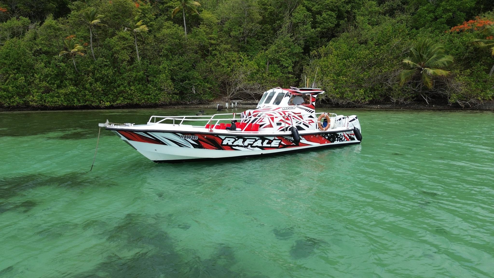 Le bateau de La Balade du Soleil lors d'une sortie en mer en Martinique.