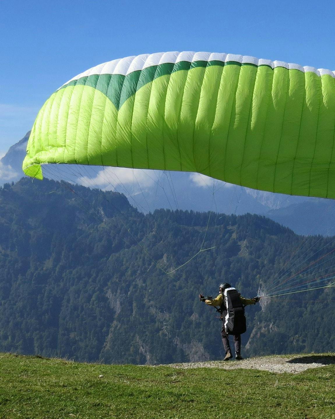 Paragliding Interlaken (c) Pixabay