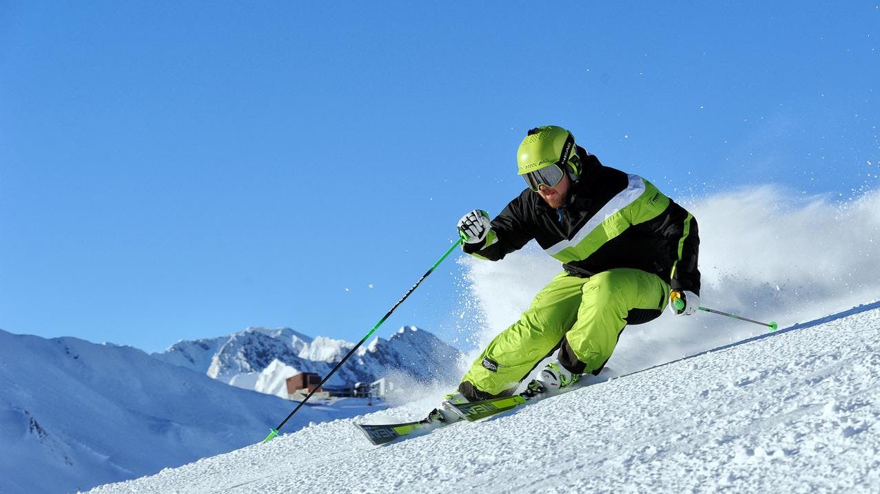 intro-whitepassion Magnifique paysage de montagnes et de mer, où se déroulent les activités de White Passion Samnaun.
