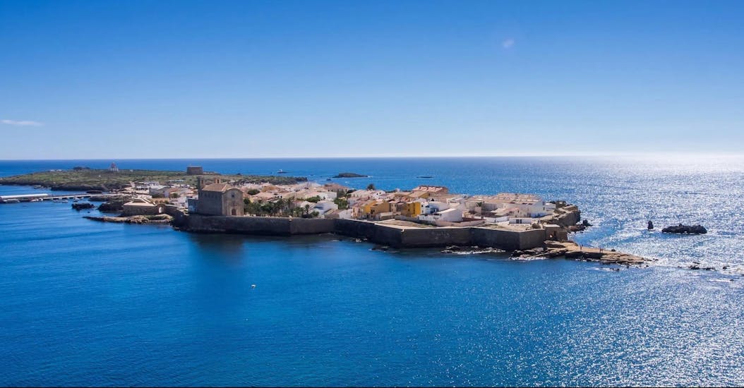 Tabarca, the island that you can see during a ferry trip with Nueva Tabarca.