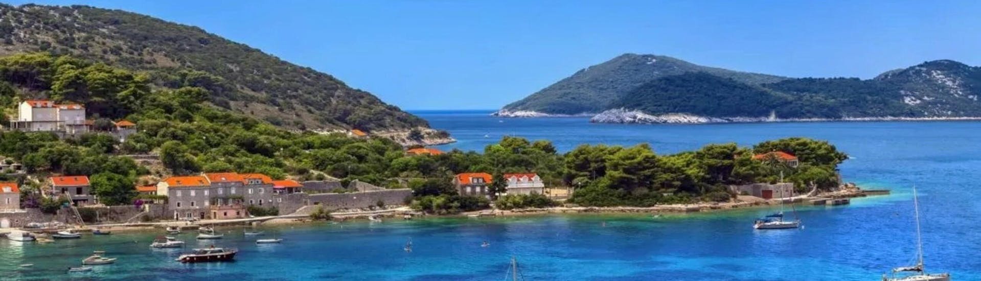Hier ist eine mögliche Aussicht, die man während einer Tour mit Karuzo Boat Tours Dubrovnik haben könnte.