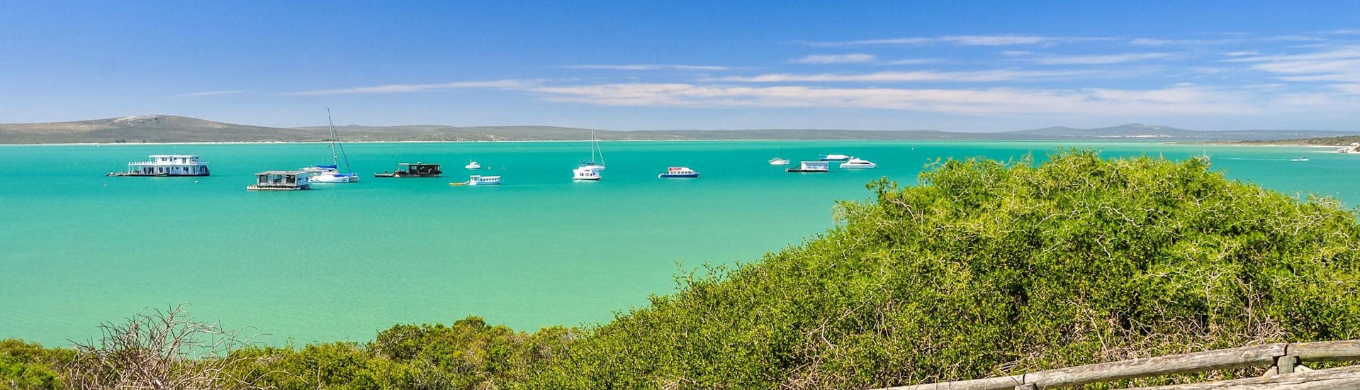 An image of the turquoise lagoon that awaits all those who choose to go kayaking in Langebaan.