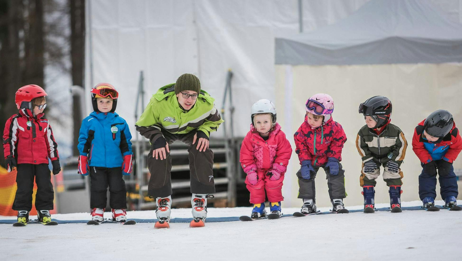 kinder-hero Beeindruckende Landschaften mit Bergen und Meer, wo Aktivitäten von Skischule Snowschool Imst stattfinden.