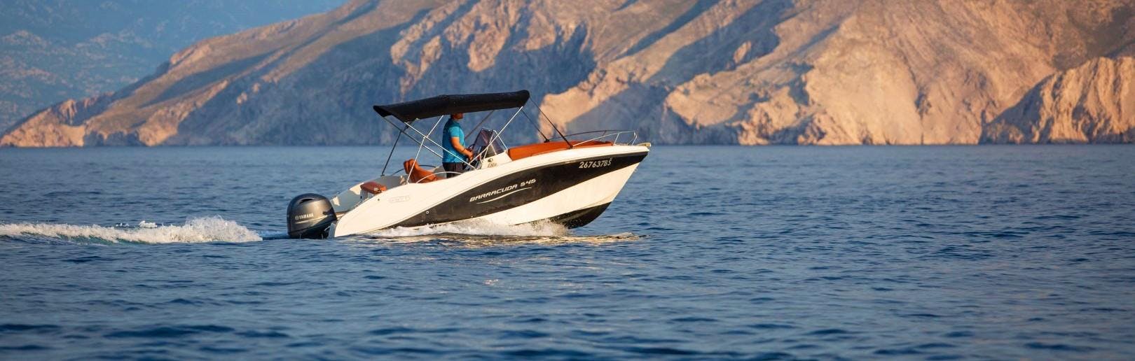 King Rent a Boat Magnifique paysage de montagnes et de mer, où se déroulent les activités de King Rent a Boat and Semi-Submarine Krk.