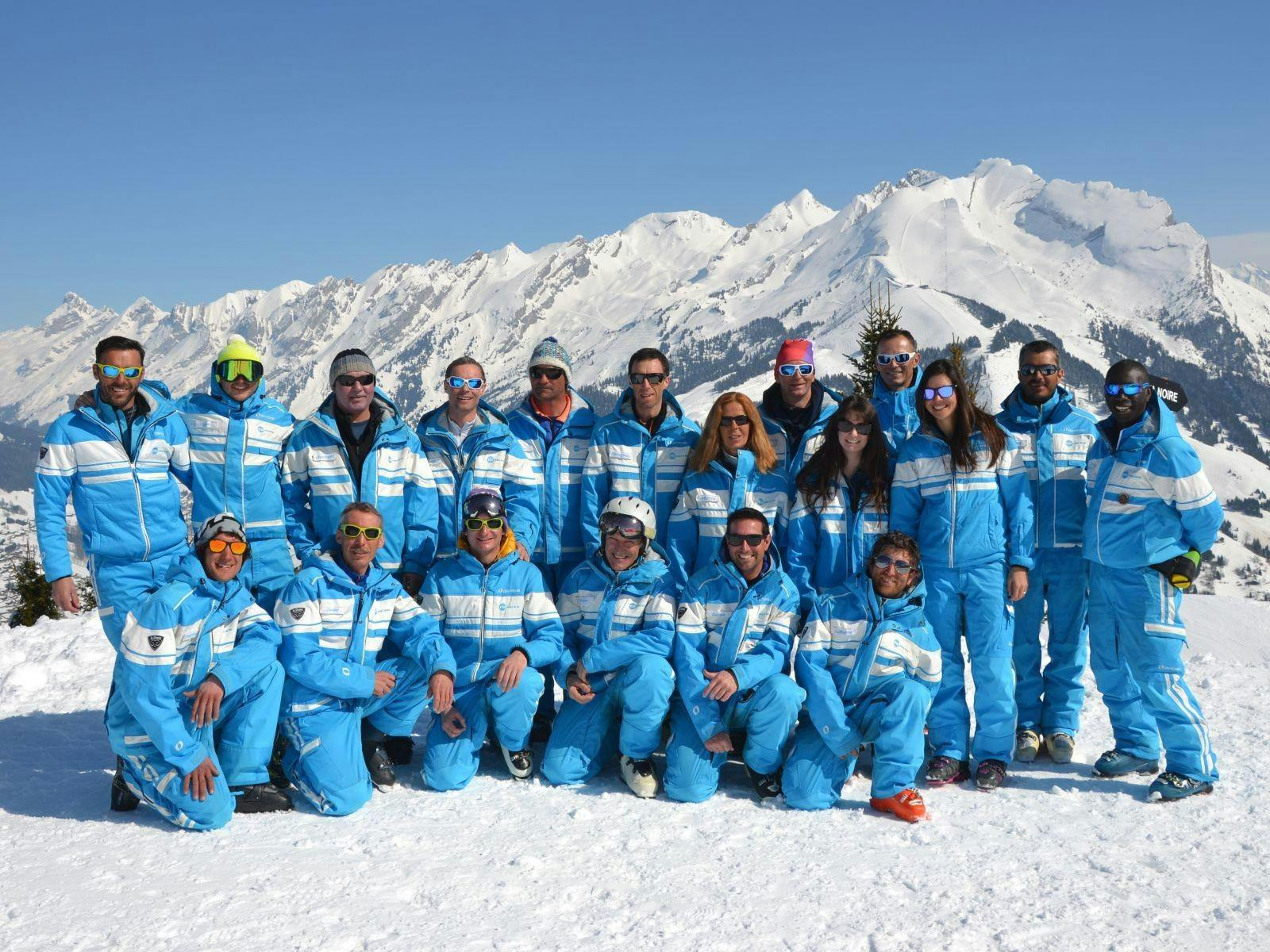 lecon-particuliere-2h Panorama mozzafiato con montagne e mare, dove hanno luogo le attività di ESI La Clusaz .