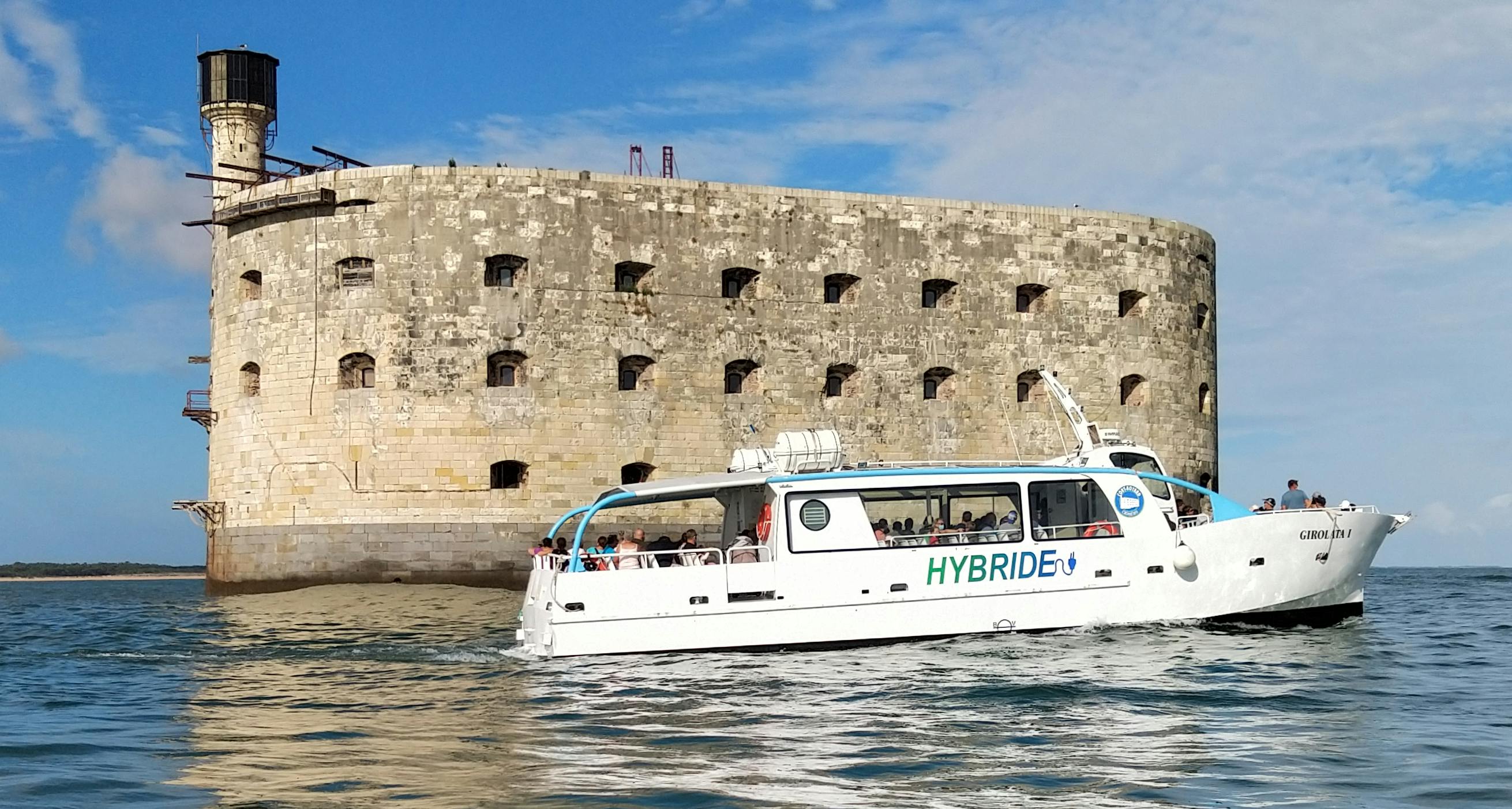 Les Croisières Oléronaises Panorama mozzafiato con montagne e mare, dove hanno luogo le attività di Les Croisières Oléronaises.