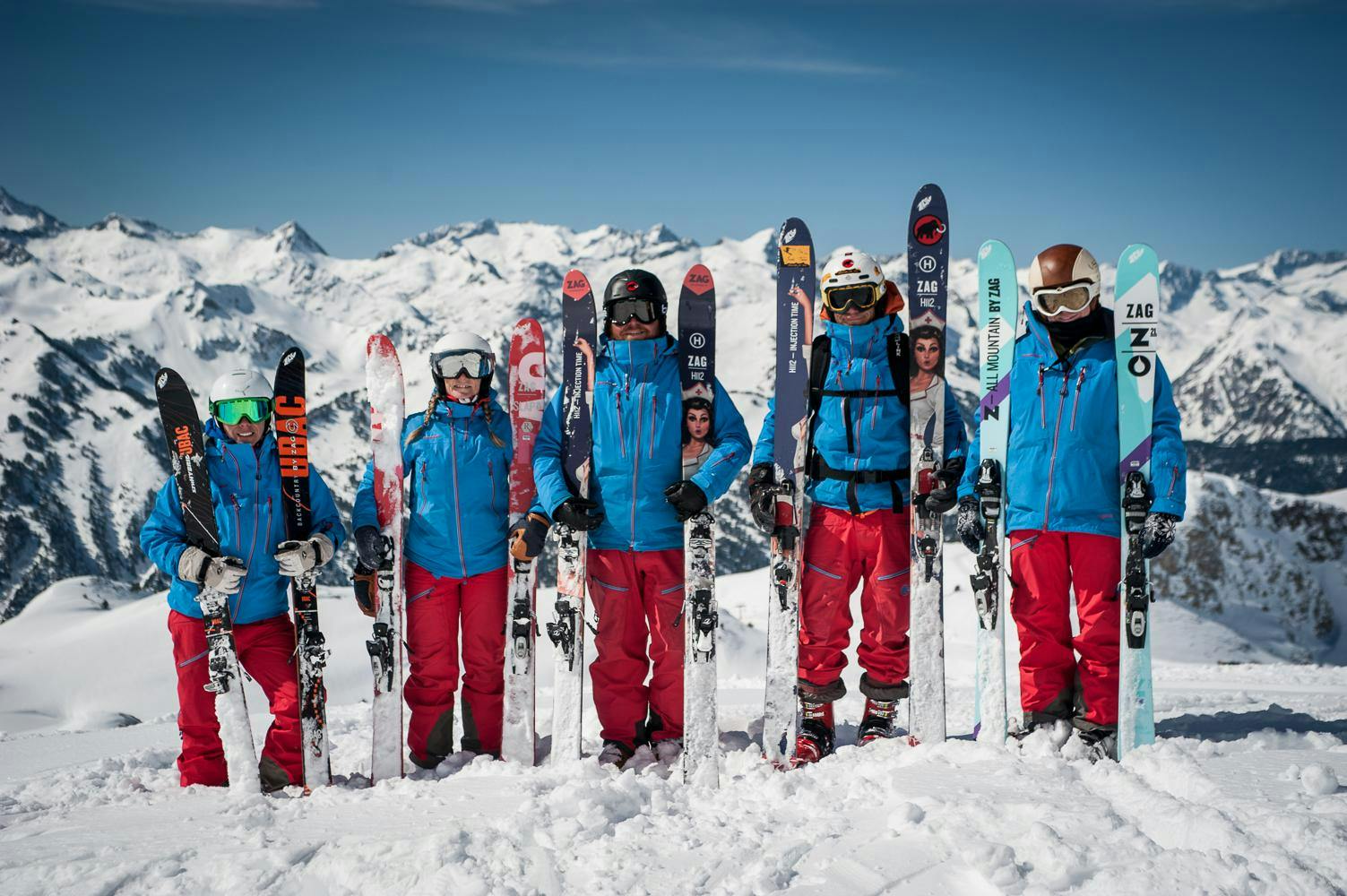 mammut-ski-school-baqueira-hero Beeindruckende Landschaften mit Bergen und Meer, wo Aktivitäten von Bufalo Ski School Baqueira stattfinden.