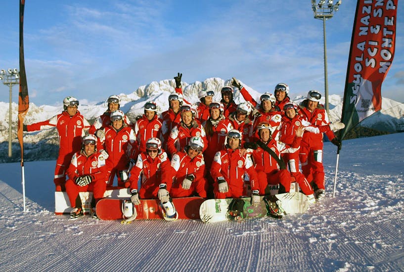 The big family of Scuola sci nazionale Monte Pora.
