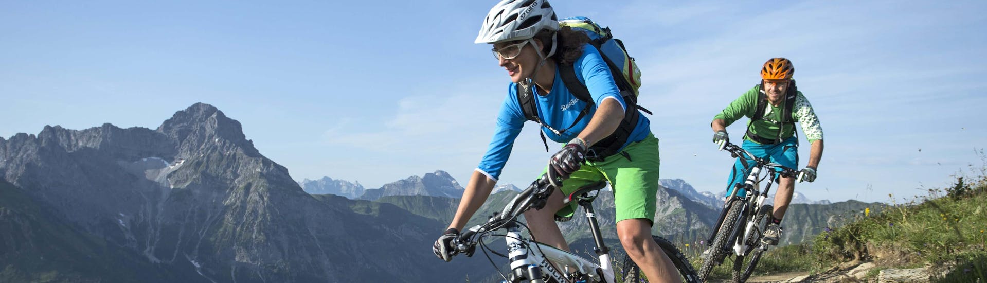 Mountain Biking (c) Shutterstock
