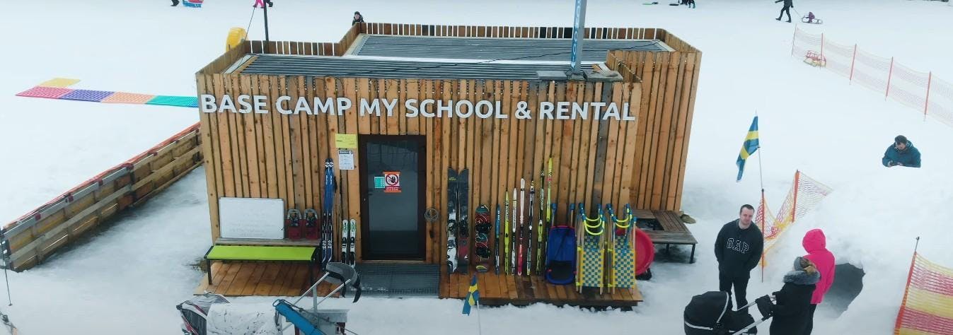 My Ski Rental Harrachov Paisajes impresionantes de montaña y mar, donde tienen lugar las experiencias de My Ski Rental Harrachov.