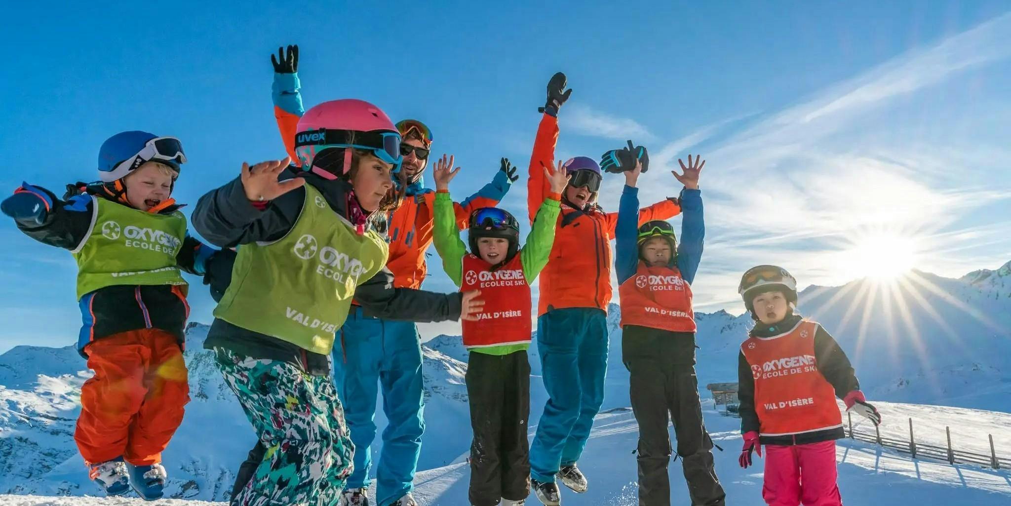 Beautiful landscapes showcasing mountains and sea, where the experiences of Ski School Oxygène Val d'Isère are taking place.