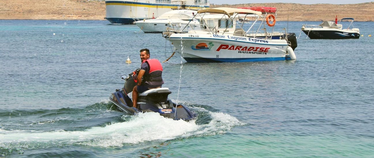 People doing water sports and boat trips in Malta with Paradise Watersports. 