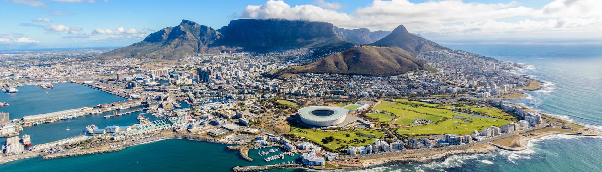 An aereal view of Cape Town, where visitors can go paragliding from Lion's Head.