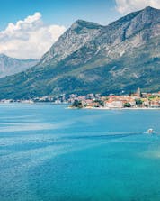 Unbelievable view fro the city-port in Croatia with the ocean where you can do paragliding in Makarska.