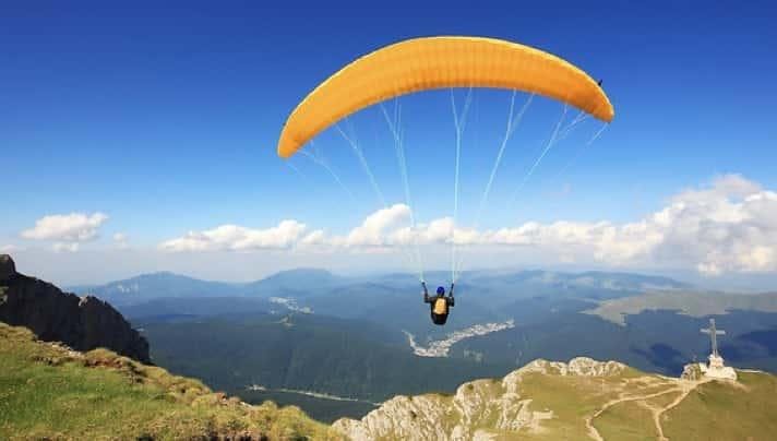Paragliding vertical tile (c) Shutterstock