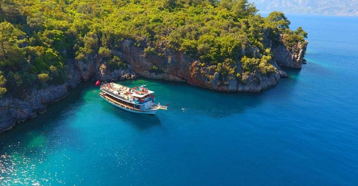 Payless Tourism Turkey Beautiful landscapes showcasing mountains and sea, where the experiences of Payless Tourism Turkey are taking place.