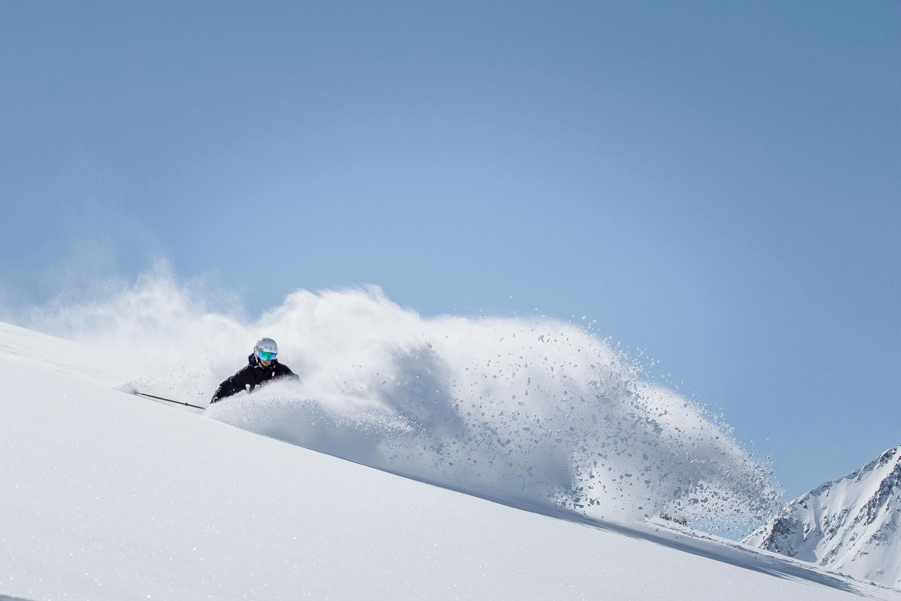 Skischule See Beautiful landscapes showcasing mountains and sea, where the experiences of Skischule See are taking place.