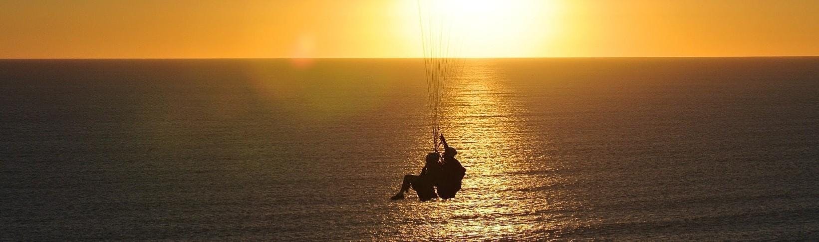 prova Beautiful landscapes showcasing mountains and sea, where the experiences of Sky Experience Lazio are taking place.