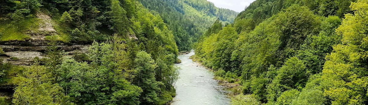 rafting-salza_SEM-Resort-Hero An image of the beautiful Salza valley, which people who go rafting on the Salza River get to explore.