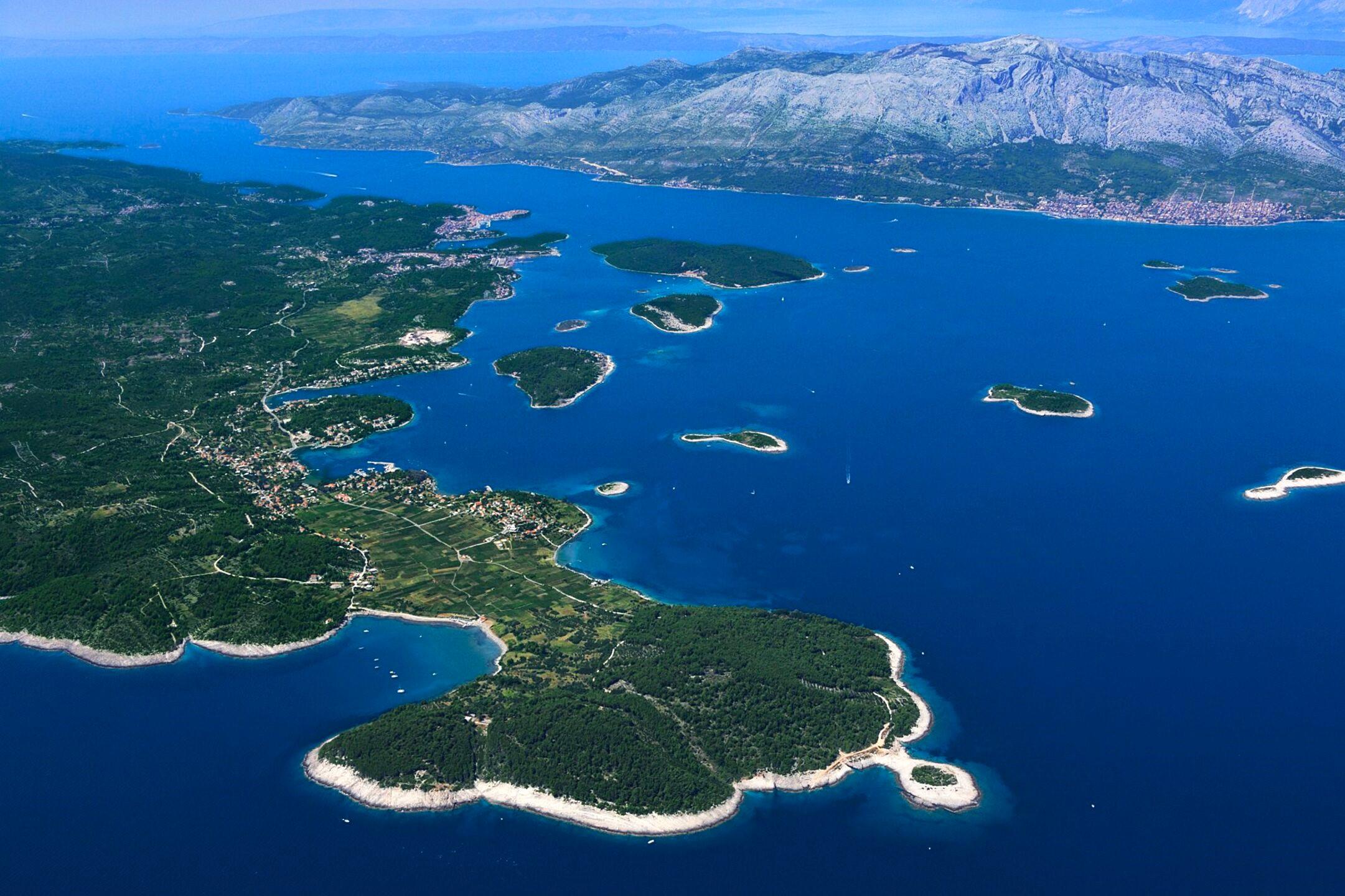Here is the island of Korčula that you can explore with Rent a Boat Lumbarda.