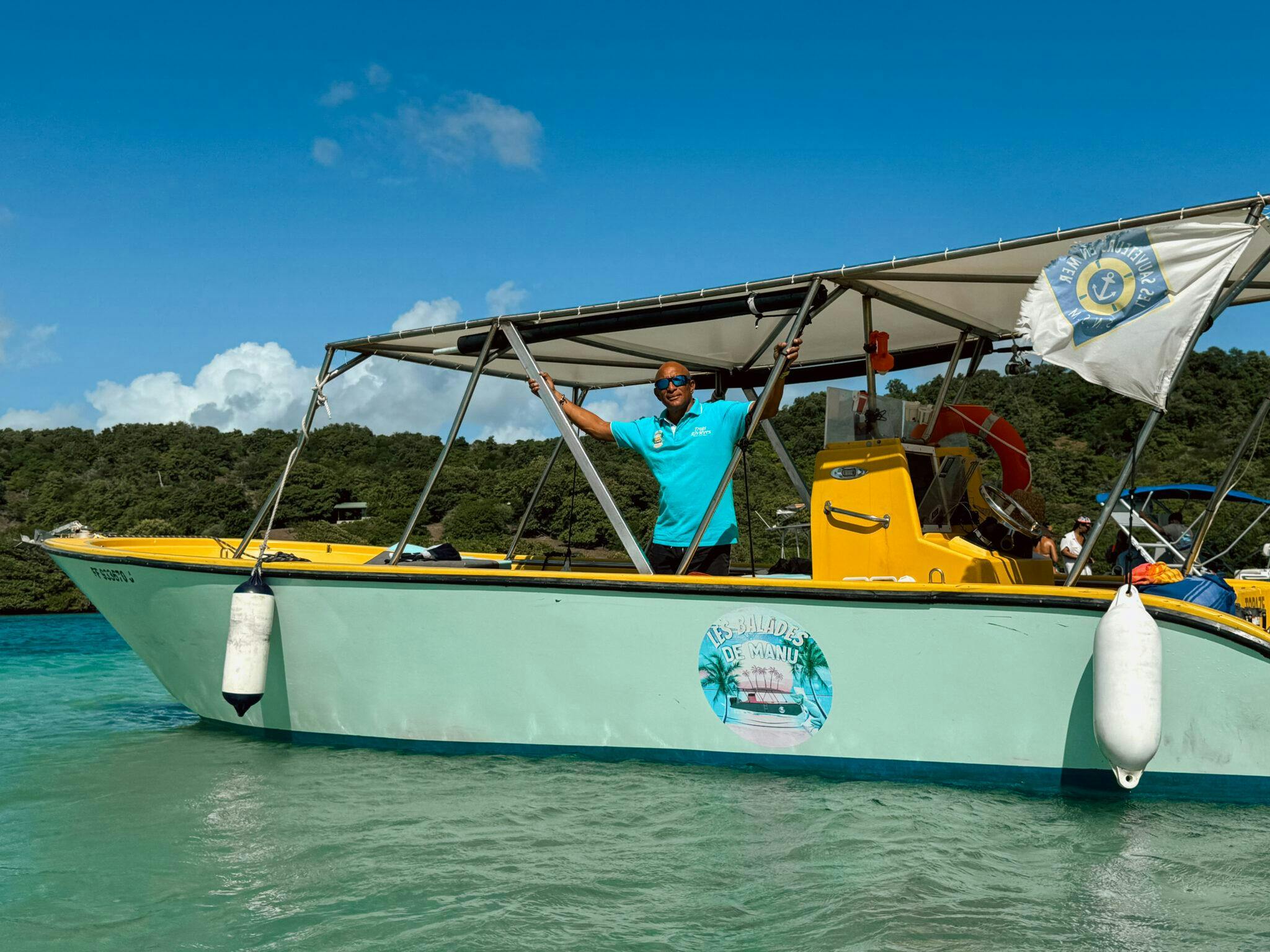 Les Balades de Manu Martinique Beeindruckende Landschaften mit Bergen und Meer, wo Aktivitäten von Les Balades de Manu Martinique stattfinden.