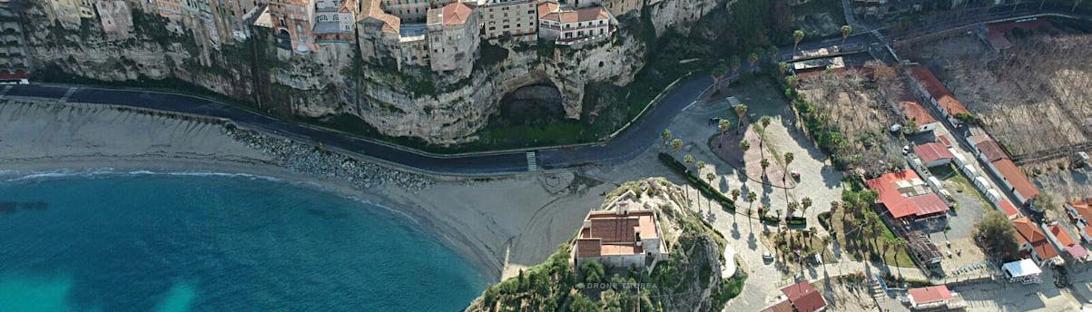 Nautica Più Tropea Picture of the Coast of the Gods.