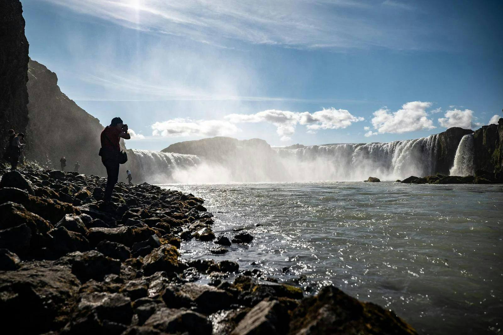 Beautiful landscapes showcasing mountains and sea, where the experiences of Saga Travel Iceland are taking place.