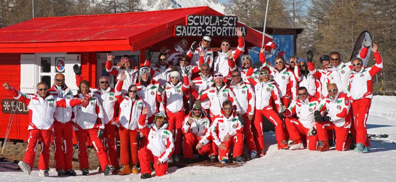 Beautiful landscapes showcasing mountains and sea, where the experiences of Scuola di Sci Sauze Sportinia are taking place.
