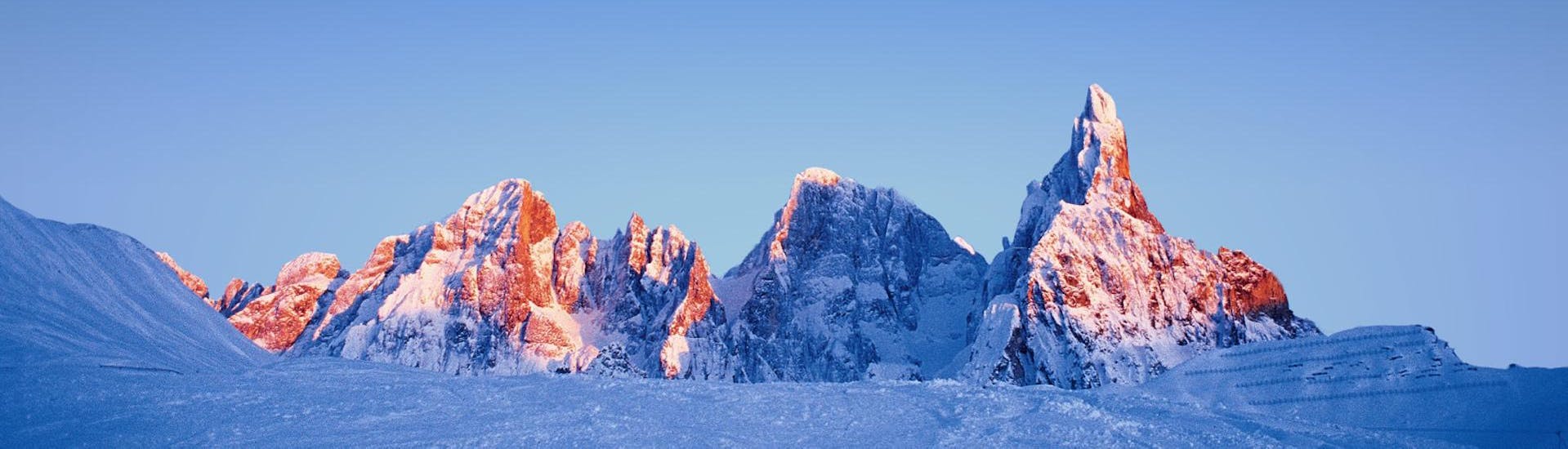 Beautiful view of the Dolomites from San Martino di Castrozza durante una lezione di sci con Scuola Italiana Sci Dolomiti San Martino di Castrozza.