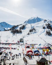 Ski schools in Sestriere (c) Consorzio Turistico Via Lattea