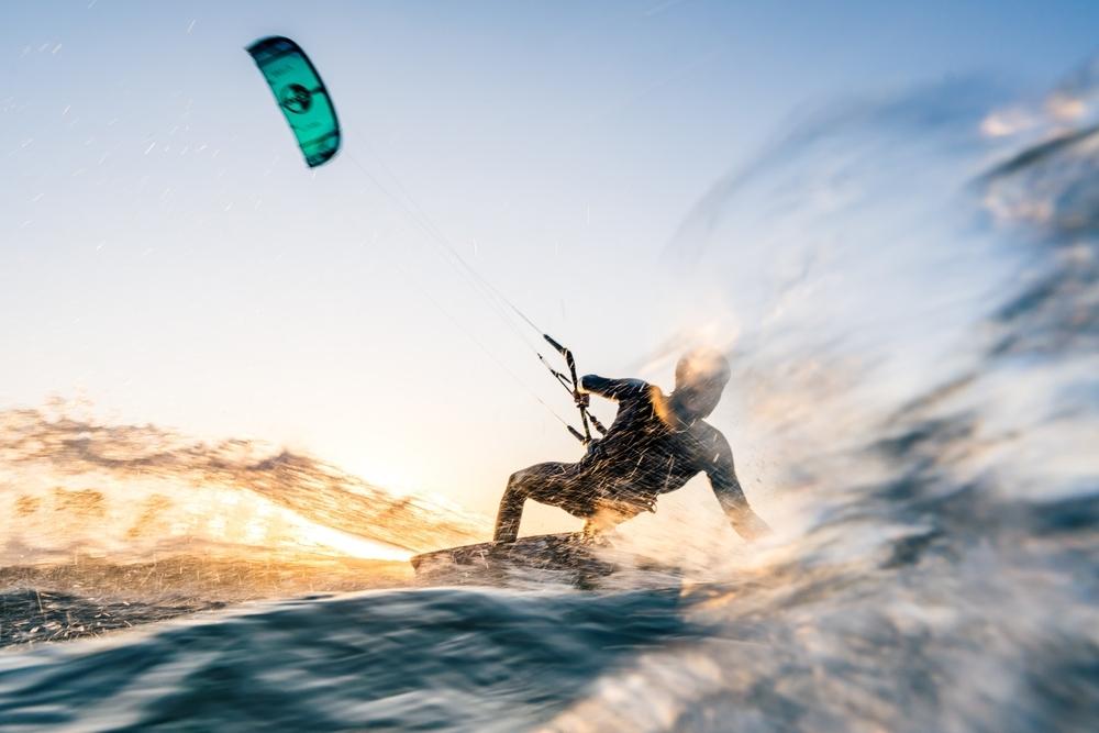 Windsurfing &amp; Kitesurfing vertical tile (c) Shutterstock - 1