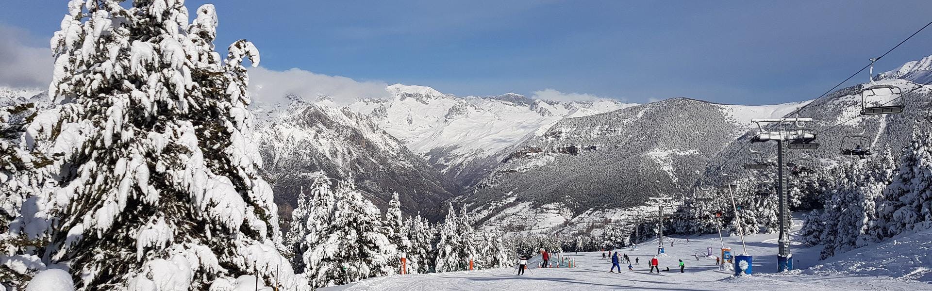 Ski Base Cerler Beautiful landscapes showcasing mountains and sea, where the experiences of SkiBase Cerler are taking place.
