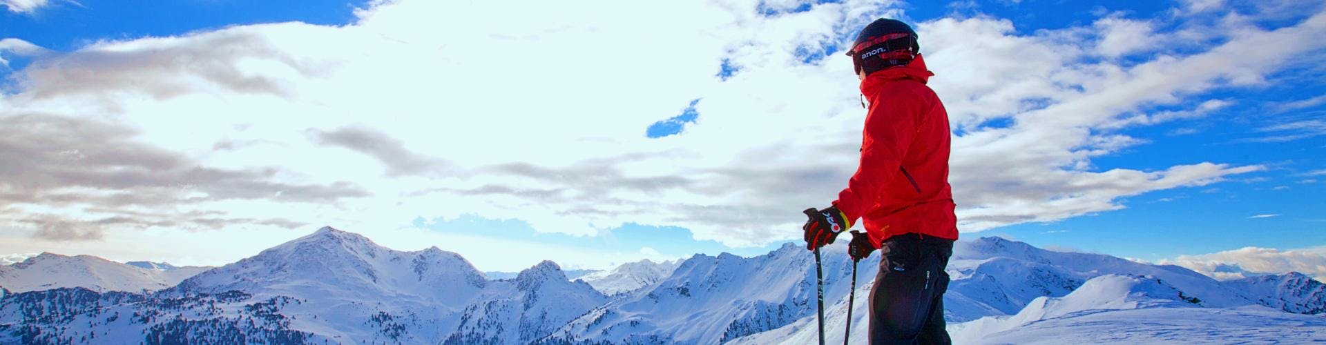 Ski and Board Margreiter Beautiful landscapes showcasing mountains and sea, where the experiences of Ski & Board Margreiter are taking place.