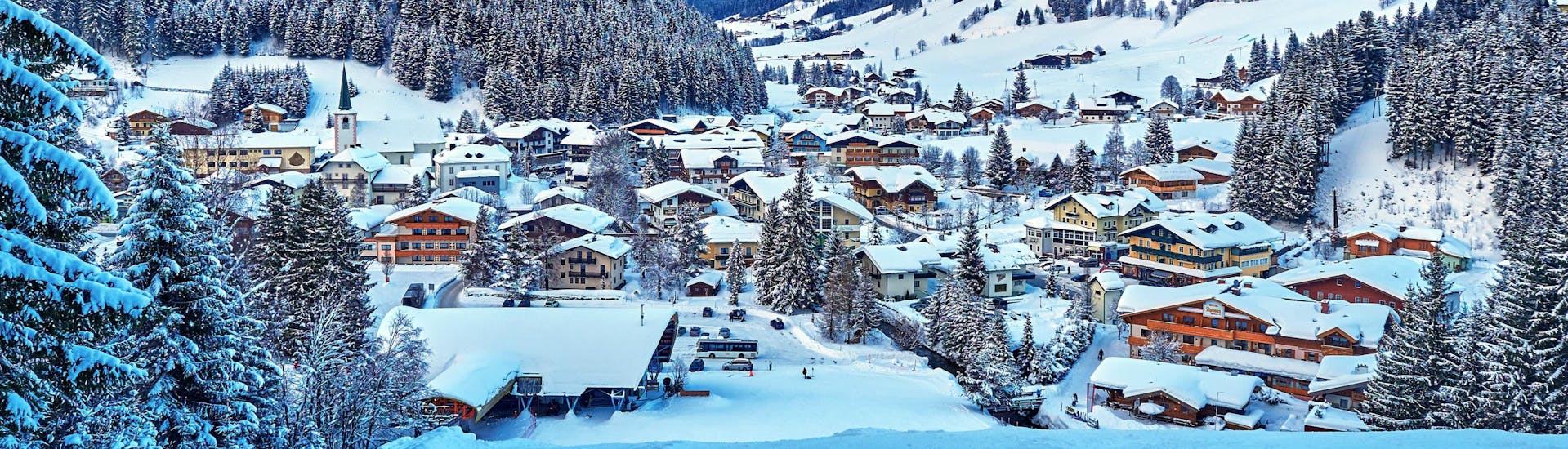 Tijdens een skiles met een skischool in Filzmoos kun je genieten van prachtige zonnige pistes.