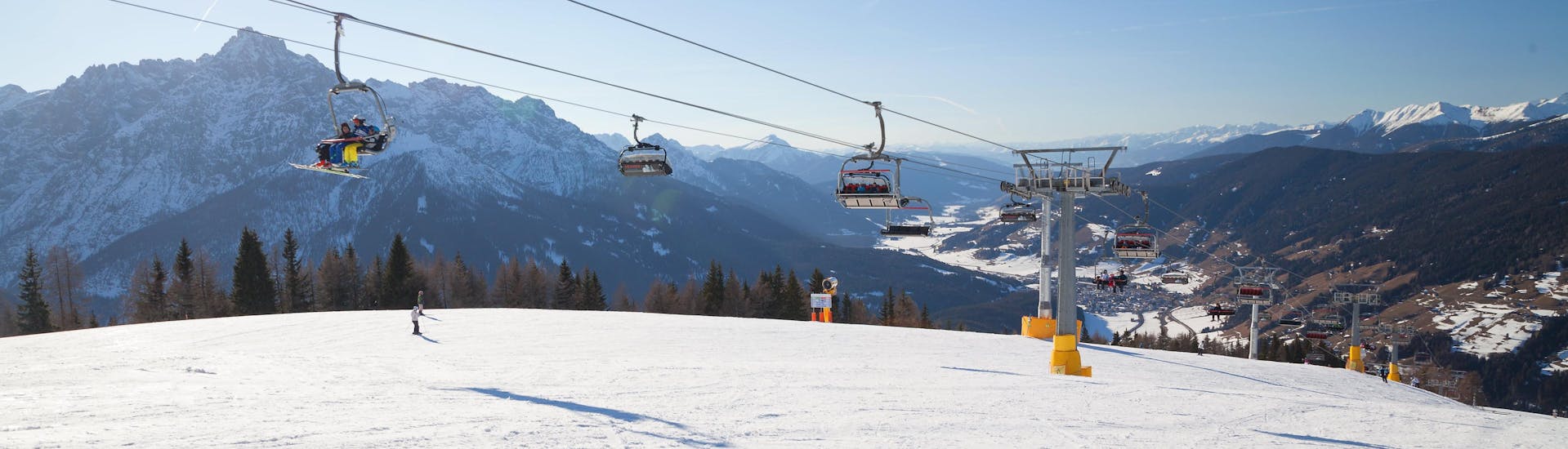 Skilift op de pistes van San Vito di Cadore waar u skilessen kunt krijgen.