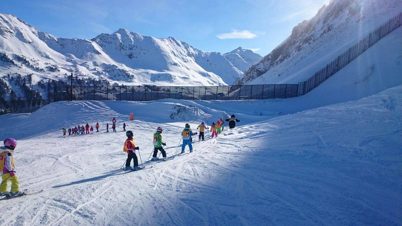ski-schule-top-hero Beautiful landscapes showcasing mountains and sea, where the experiences of Ski School TOP Obertauern are taking place.