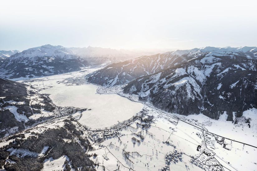 Ein Bild der wunderschönen schneebedeckten Berge Kapruns von Skischule Bruck Fusch.
