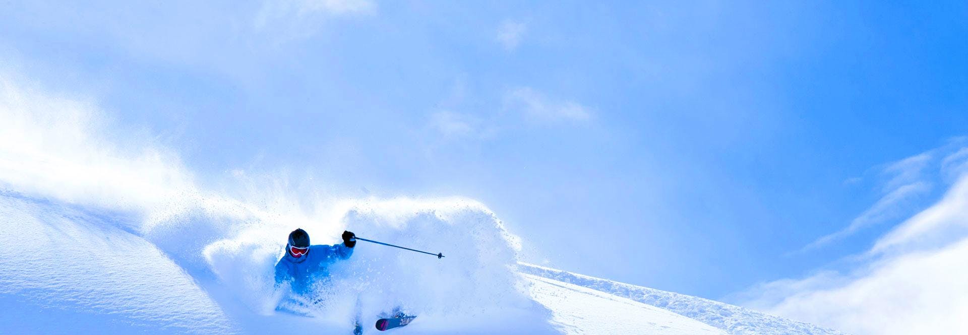 skischule-exclusiv-obergurgl-hero Prachtige landschappen met bergen en zee, waar de ervaringen van Skischule Exclusiv Obergurgl plaatsvinden.