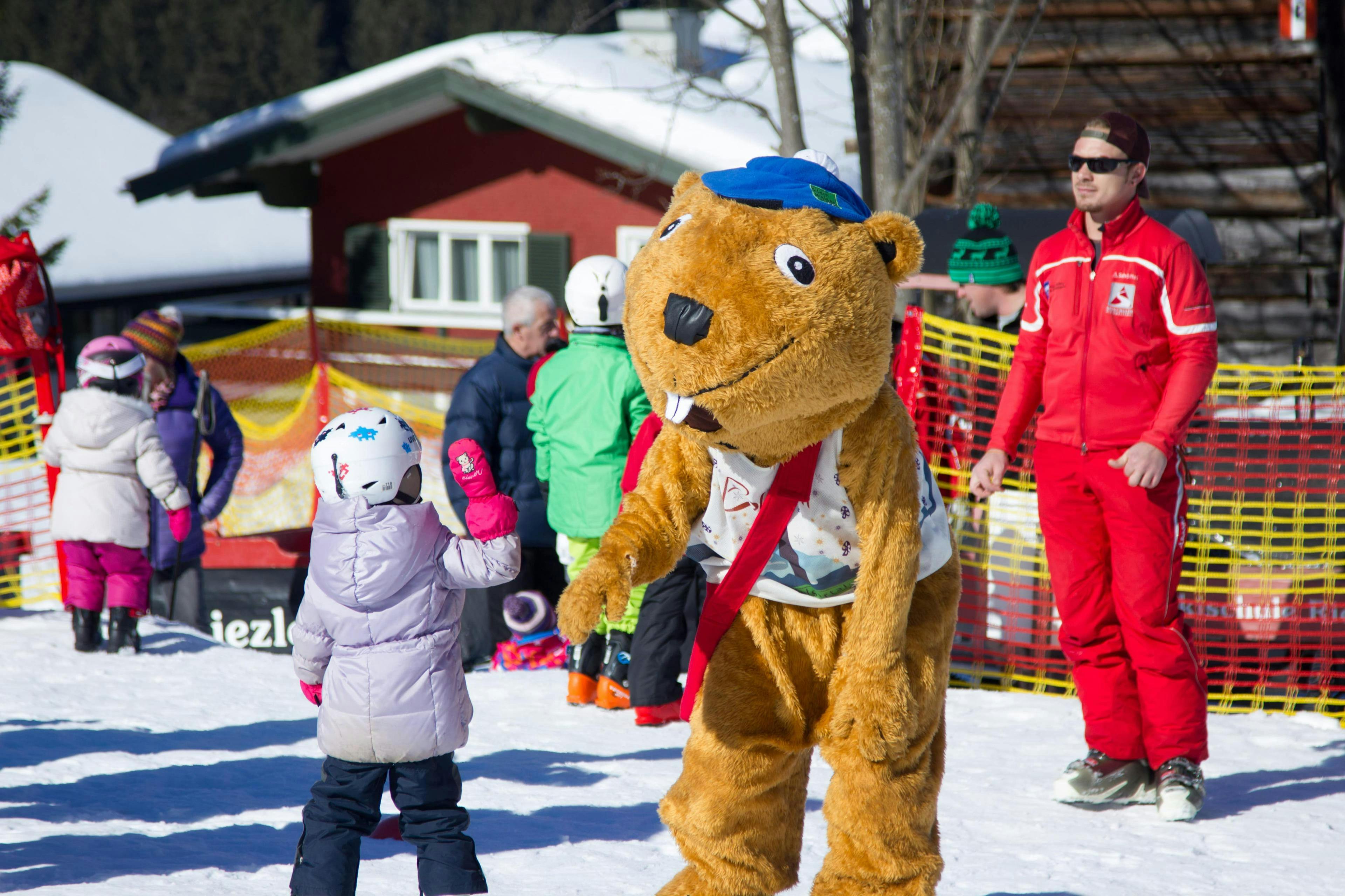 Skischule Riezlern-hero-min (1) Paisajes impresionantes de montaña y mar, donde tienen lugar las experiencias de Skischule Riezlern.