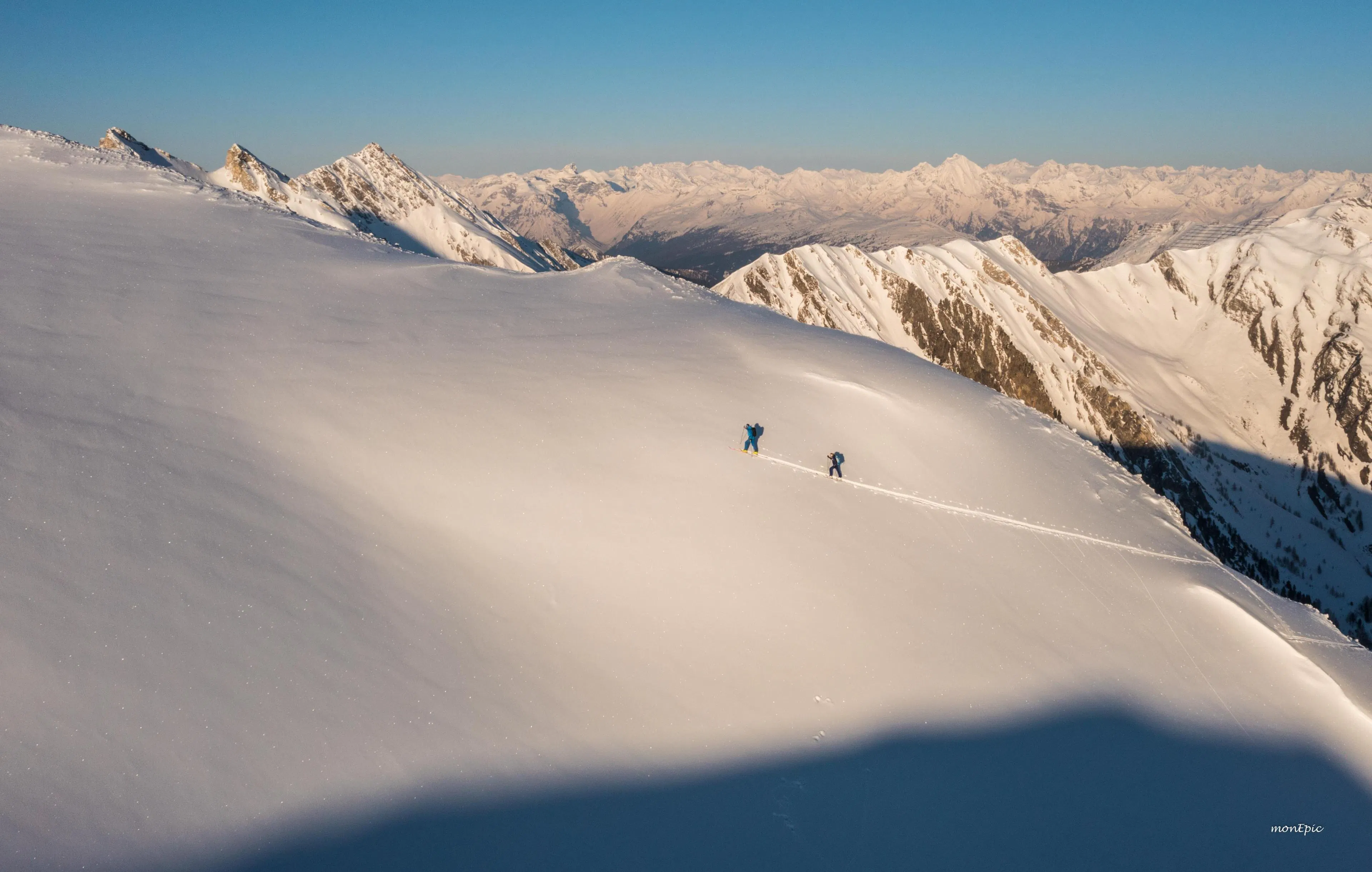 Magnifique paysage de montagnes et de mer, où se déroulent les activités de Mountain Sports Mayrhofen.