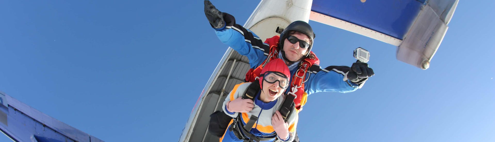 Skydiving (c) Shutterstock