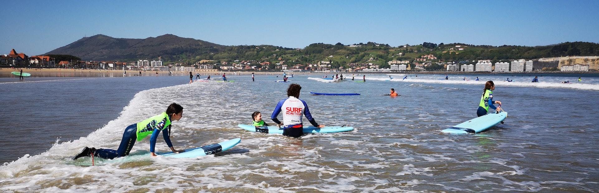 sliderb12-min Beeindruckende Landschaften mit Bergen und Meer, wo Aktivitäten von Surfschule Gold Coast Hendaye stattfinden.