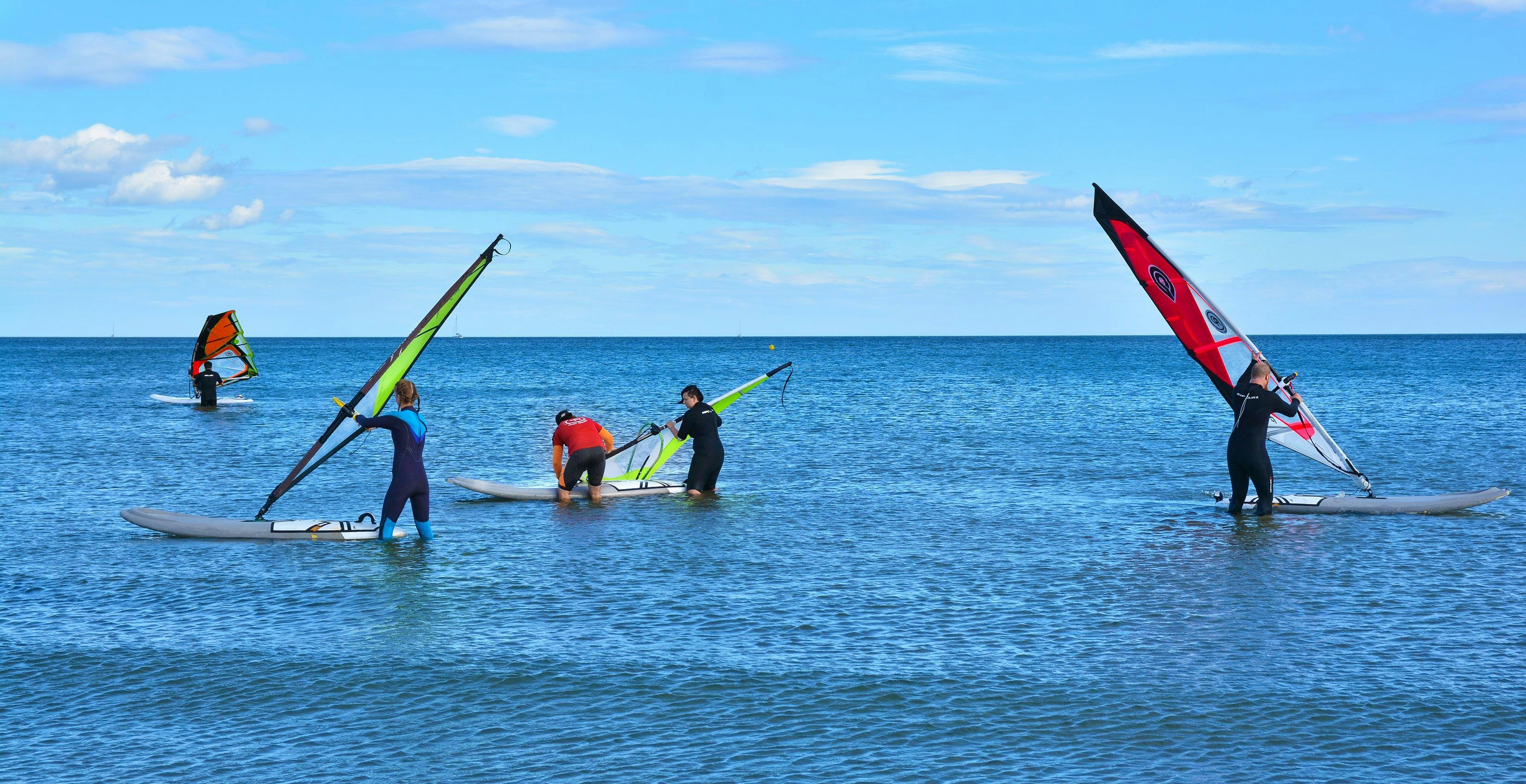 Beautiful landscapes showcasing mountains and sea, where the experiences of KitepointIT are taking place.