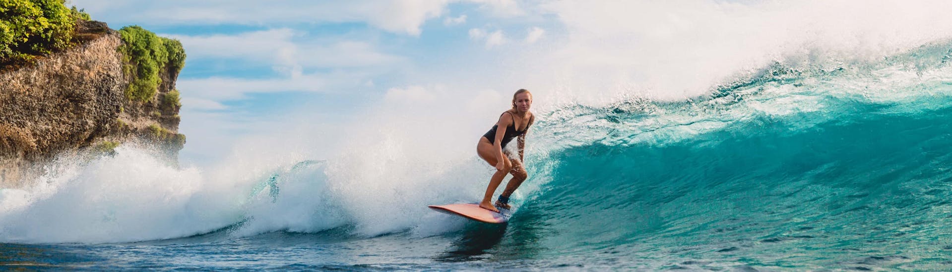Surfing (c) Shutterstock