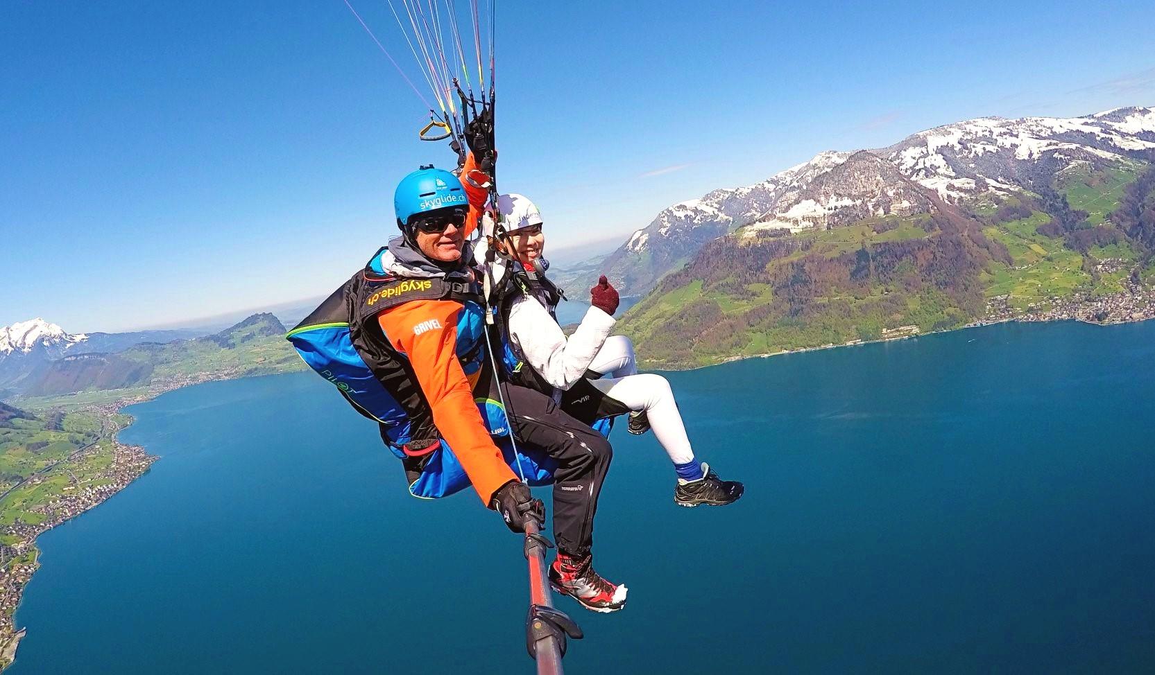 tandem-paragliding-vom-niederbauen-thermik-ab-230-chf-checkyeti