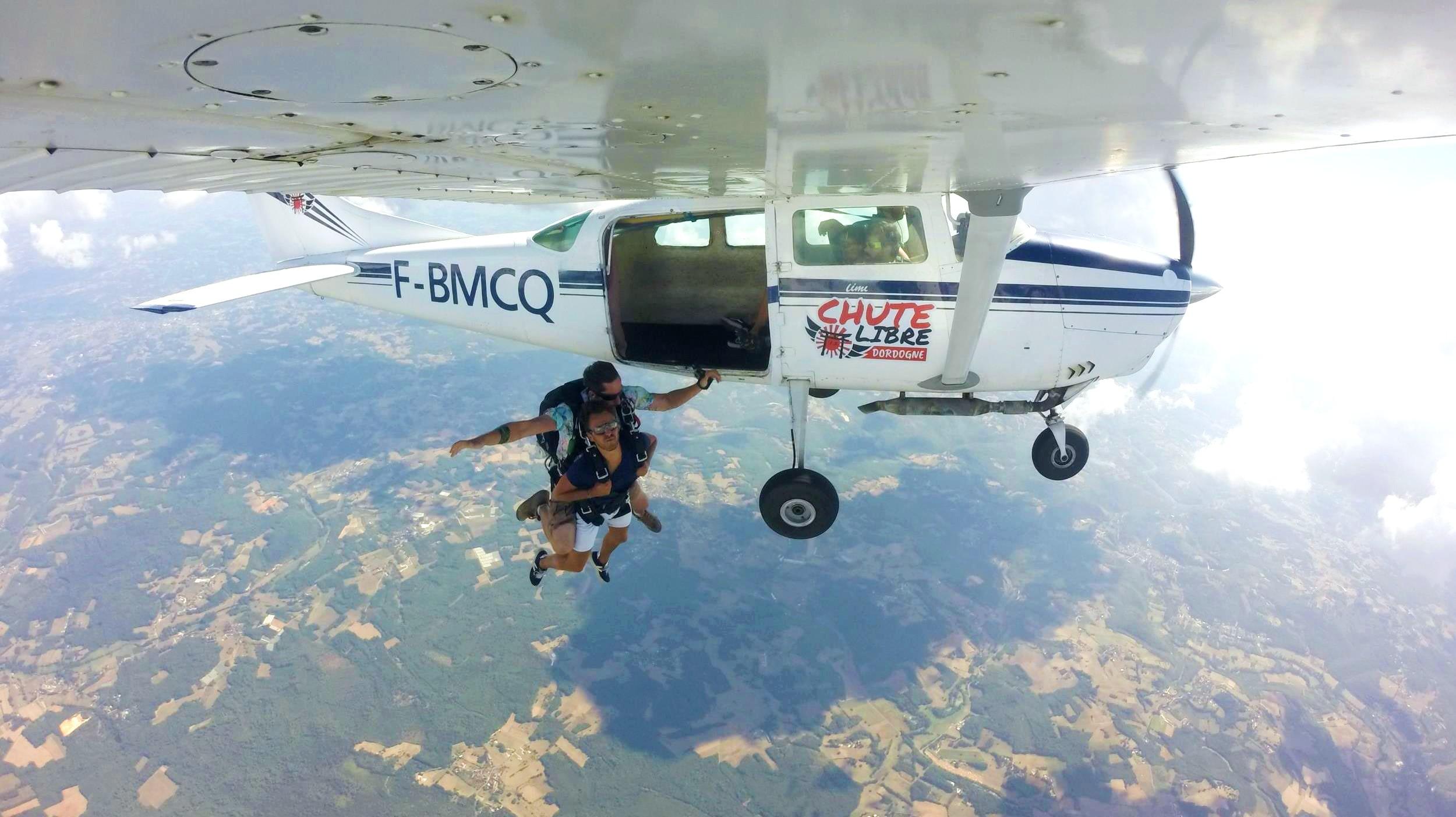 Saut En Parachute Tandem En Dordogne A 3500m A Partir De 265 Checkyeti