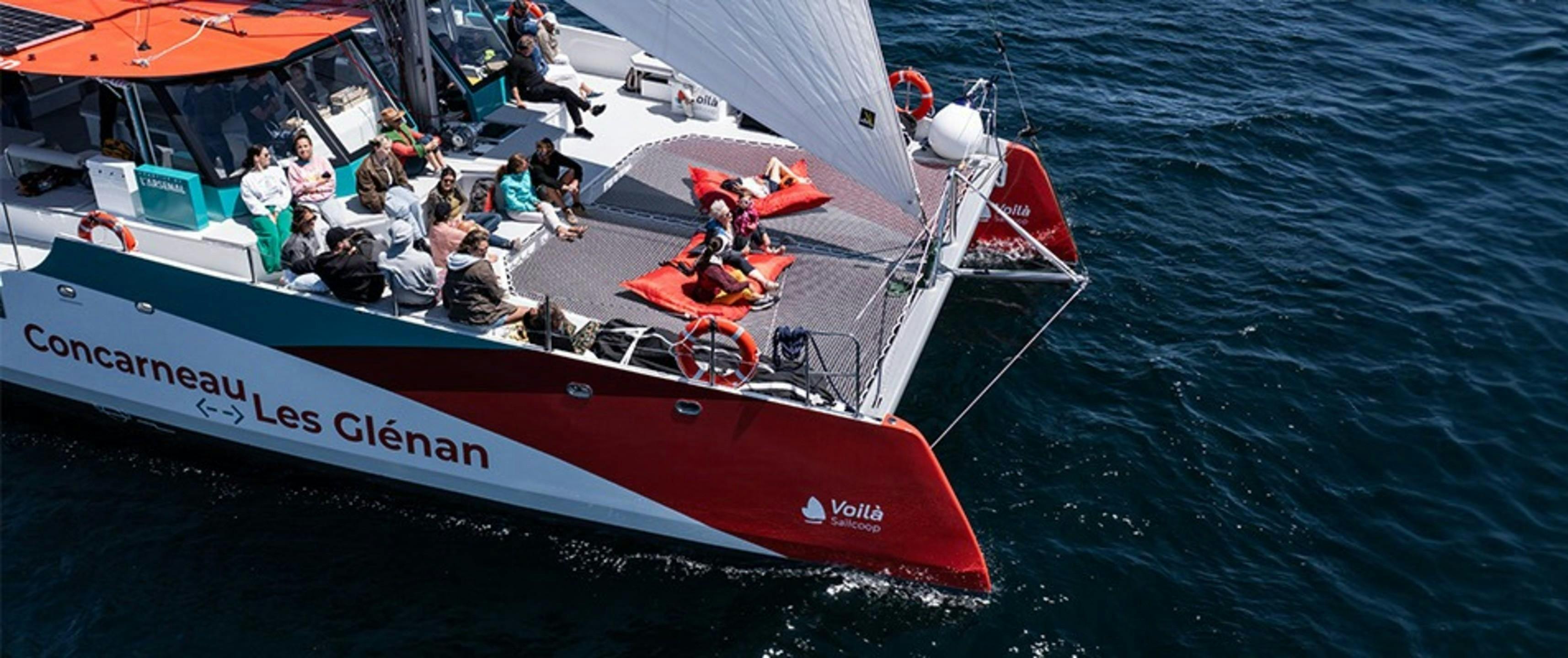 Voila Sailcoop Concarneau Beeindruckende Landschaften mit Bergen und Meer, wo Aktivitäten von Voila Sailcoop Les Glenans stattfinden.